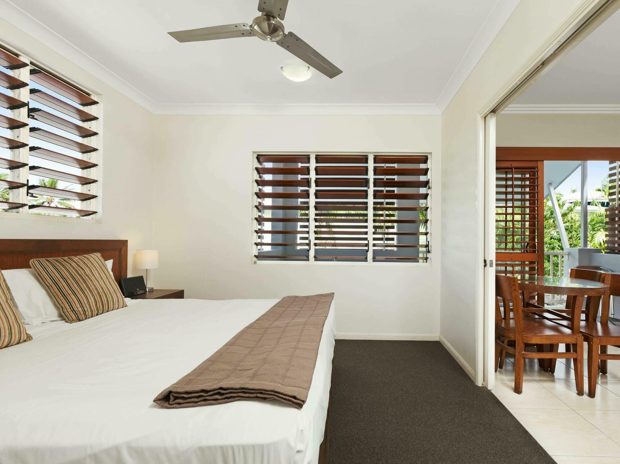 Aparthotel Mantra Aqueous On Port