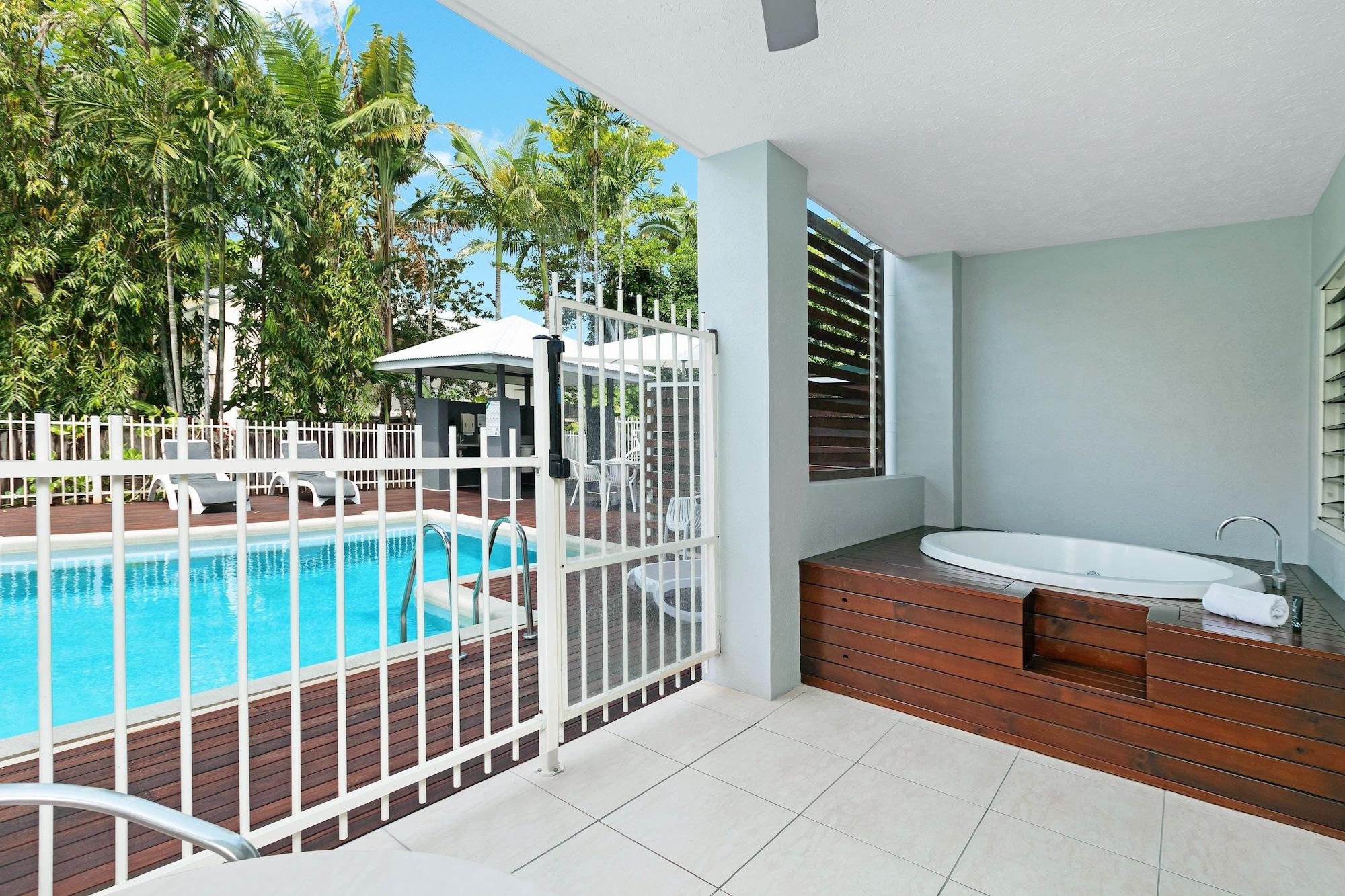 Aparthotel Mantra Aqueous On Port